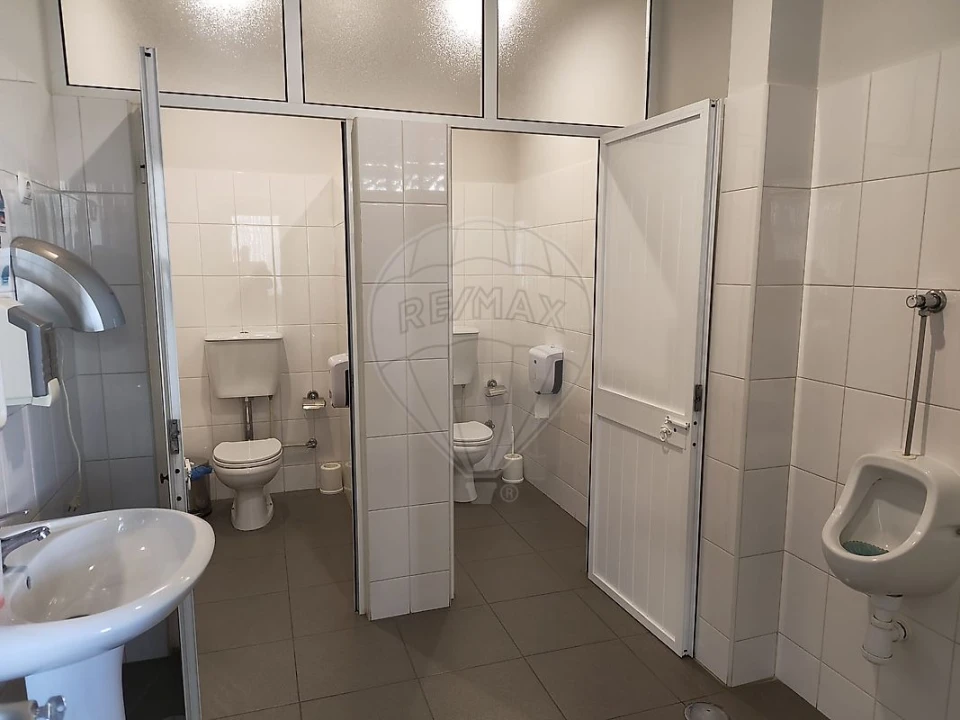 Escritório para Arrendamento em Vila Chã, Codal e Vila Cova de Perrinho Foto 12