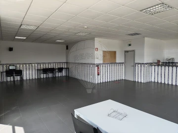 Escritório para Arrendamento em Vila Chã, Codal e Vila Cova de Perrinho