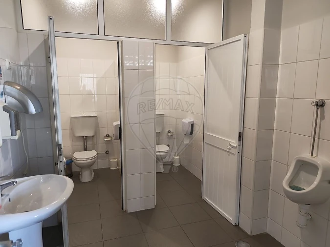 Escritório para Arrendamento em Vila Chã, Codal e Vila Cova de Perrinho Foto 12