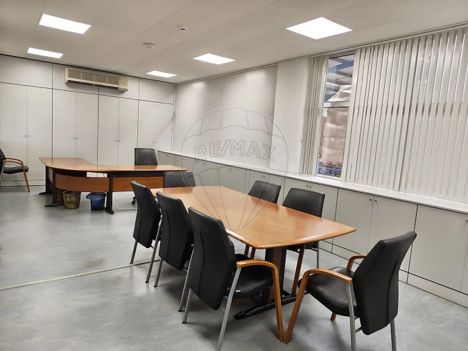 Escritório para Arrendamento em Vila Chã, Codal e Vila Cova de Perrinho Foto 6