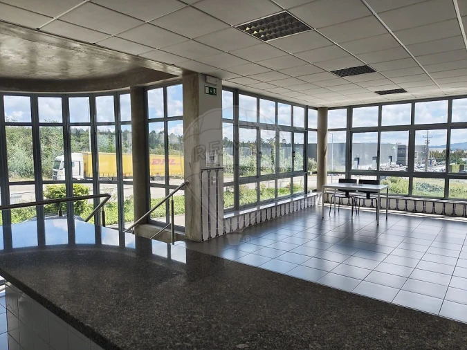 Escritório para Arrendamento em Vila Chã, Codal e Vila Cova de Perrinho Foto 8