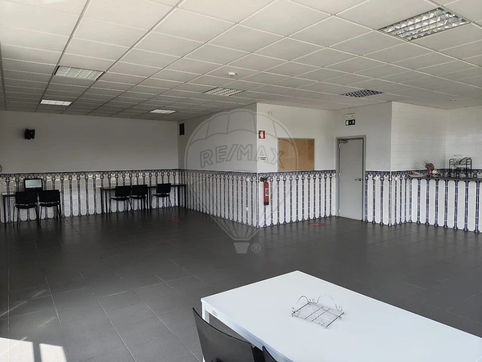 Escritório para Arrendamento em Vila Chã, Codal e Vila Cova de Perrinho Foto 15