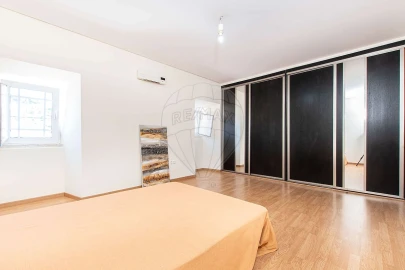 Moradia T5 para Venda em Alenquer (Santo Estêvão e Triana)