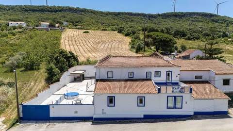 Moradia T5 para Venda em Alenquer (Santo Estêvão e Triana)