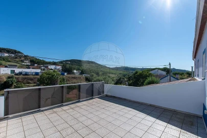 Moradia T5 para Venda em Alenquer (Santo Estêvão e Triana)