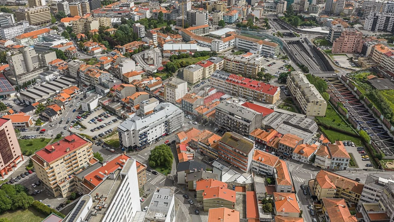 Prédio para Venda em Mafamude e Vilar do Paraíso Foto 14