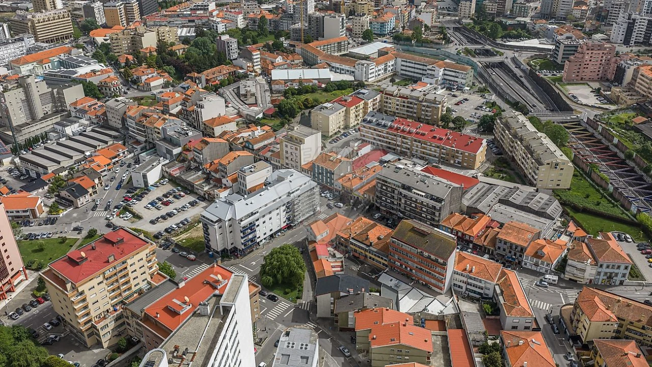 Prédio para Venda em Mafamude e Vilar do Paraíso Foto 4