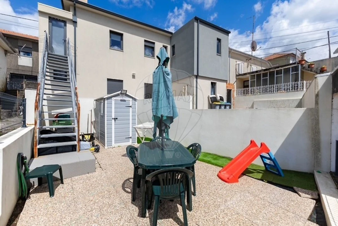Apartamento T2 para Venda em Sandim, Olival, Lever e Crestuma Foto 19