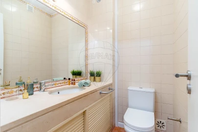 Apartamento T2 para Arrendamento em Charneca de Caparica e Sobreda