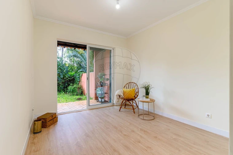 Apartamento T2 para Arrendamento em Charneca de Caparica e Sobreda Foto 8