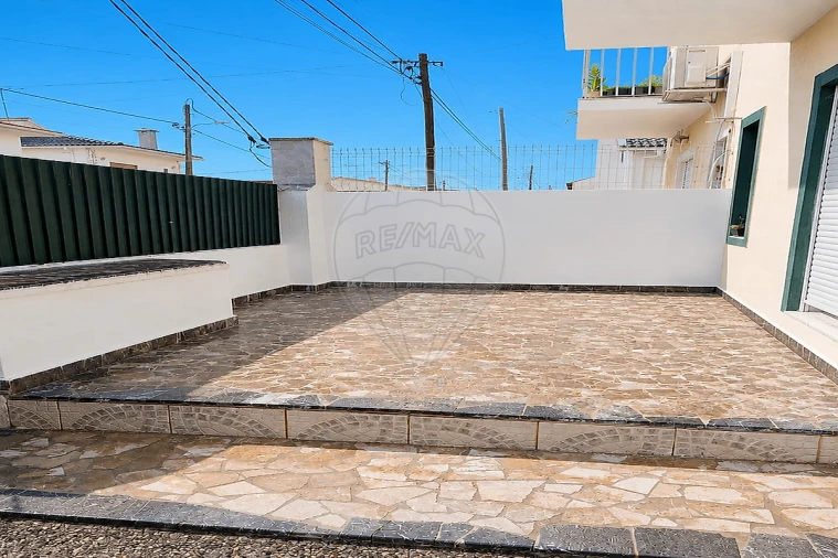 Moradia T3 para Venda em Quinta do Conde Foto 8