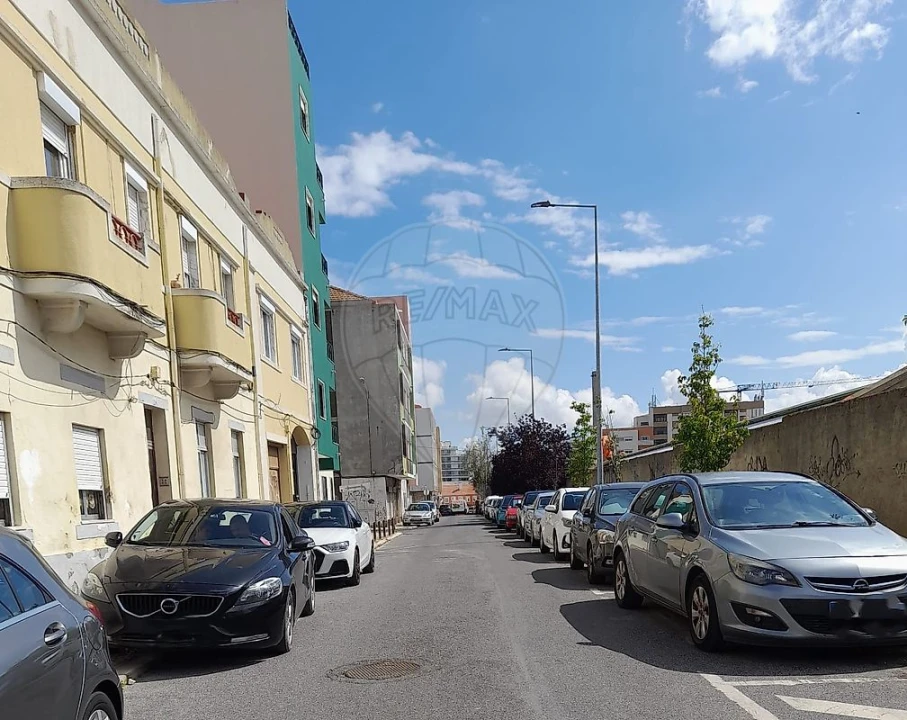 Moradia T4 para Venda em Barreiro e Lavradio Foto 1