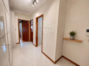 Apartamento T2 para Venda em Vilar de Andorinho