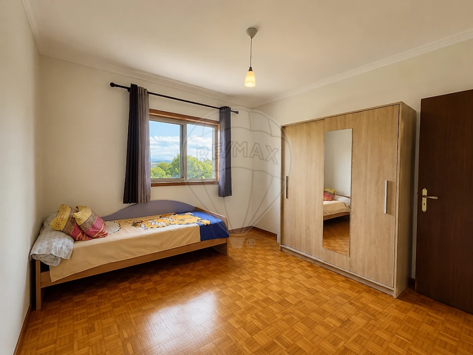 Apartamento T2 para Venda em Vilar de Andorinho Foto 9