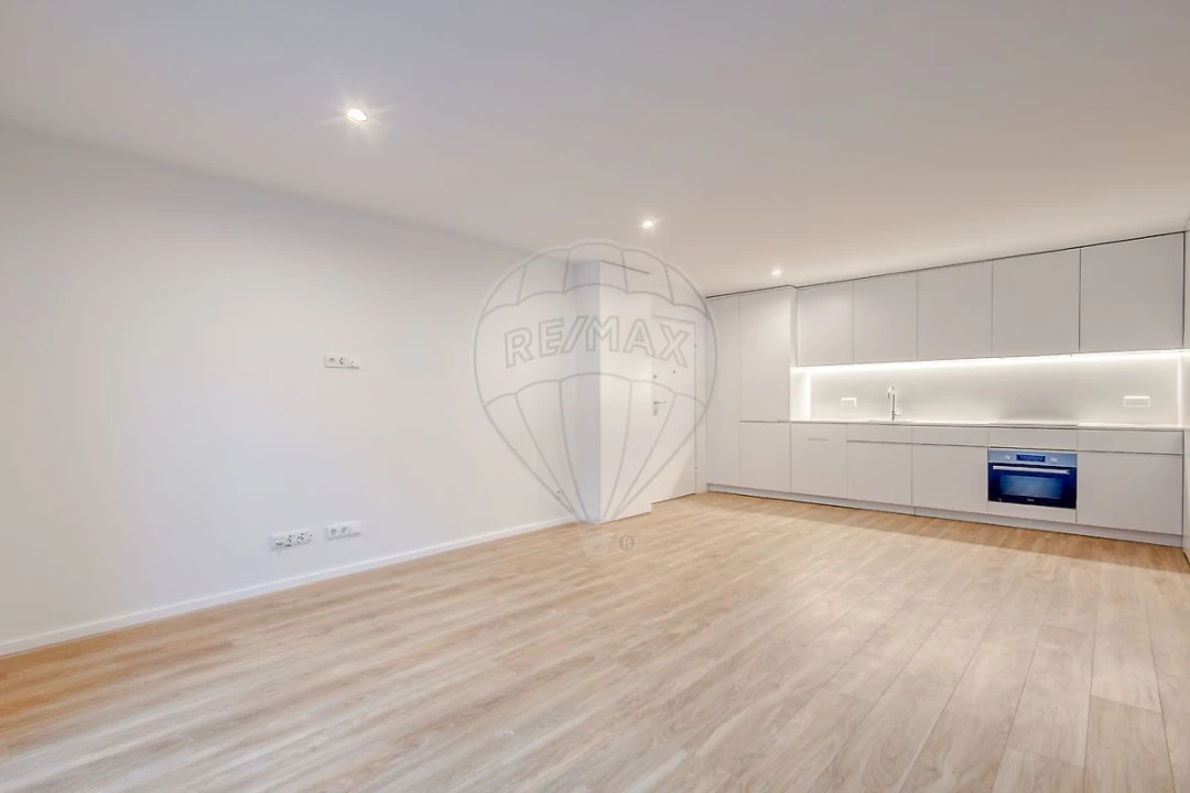 Apartamento T2 para Venda em Campanhã Foto 3