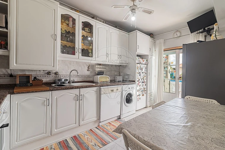 Apartamento T2 para Venda em Milharado Foto 15