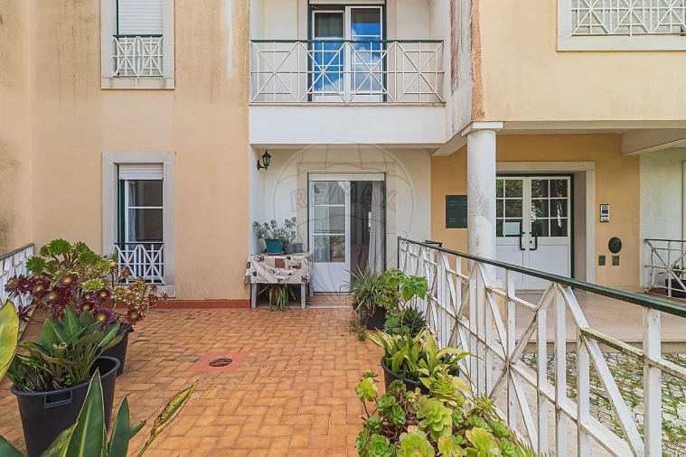Apartamento T2 para Venda em Milharado Foto 8