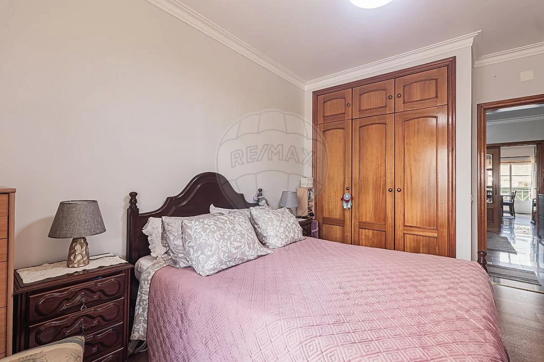 Apartamento T2 para Venda em Milharado Foto 7