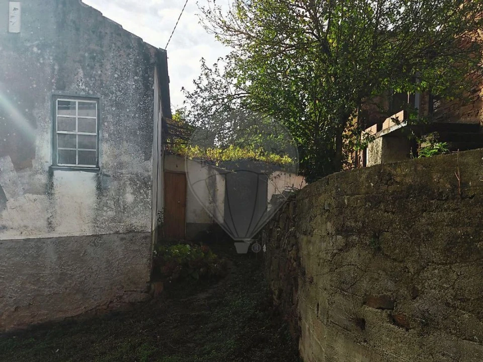 Moradia T4 para Venda em Alvoco das Varzeas Foto 5
