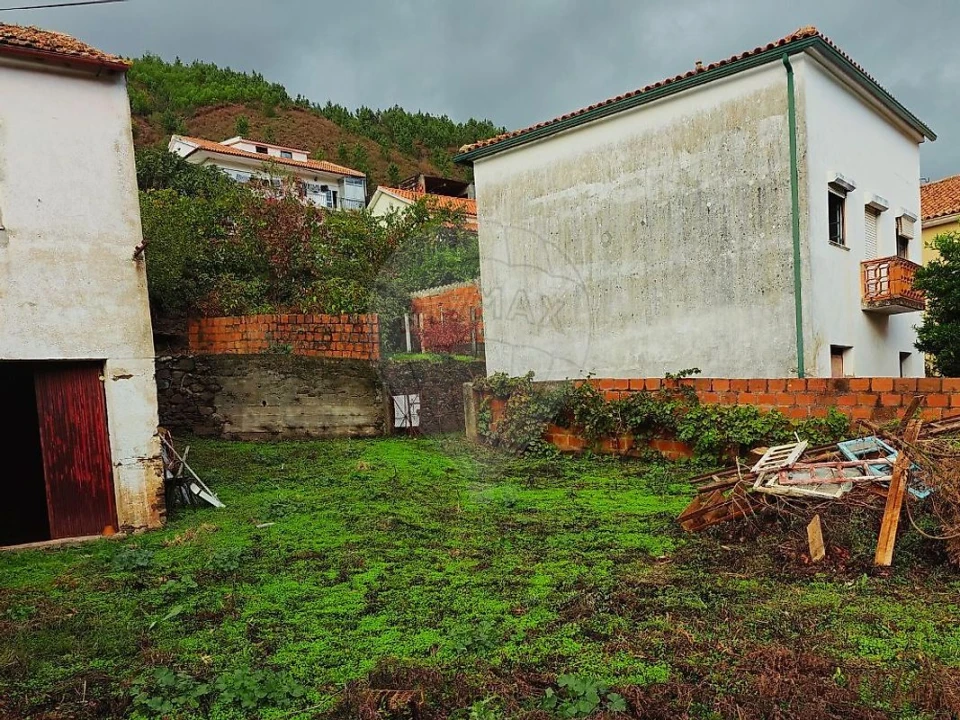 Moradia T4 para Venda em Alvoco das Varzeas Foto 15