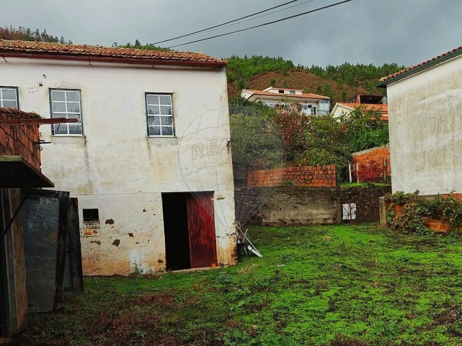 Moradia T4 para Venda em Alvoco das Varzeas Foto 36