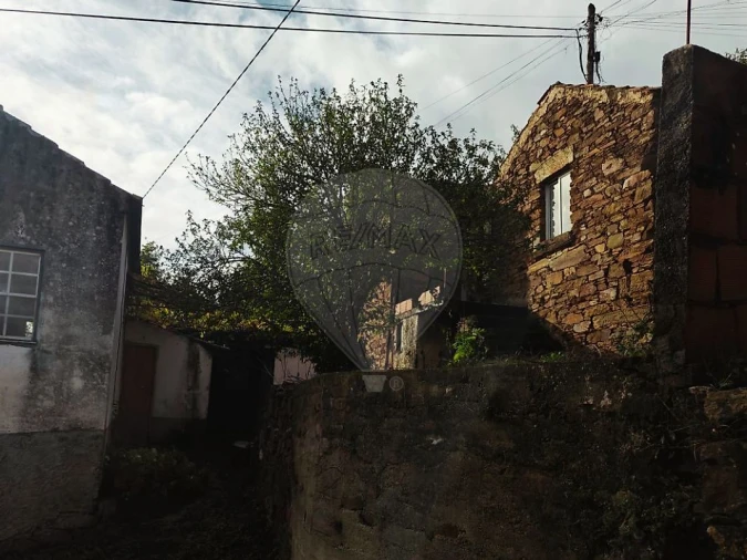 Moradia T4 para Venda em Alvoco das Varzeas Foto 35