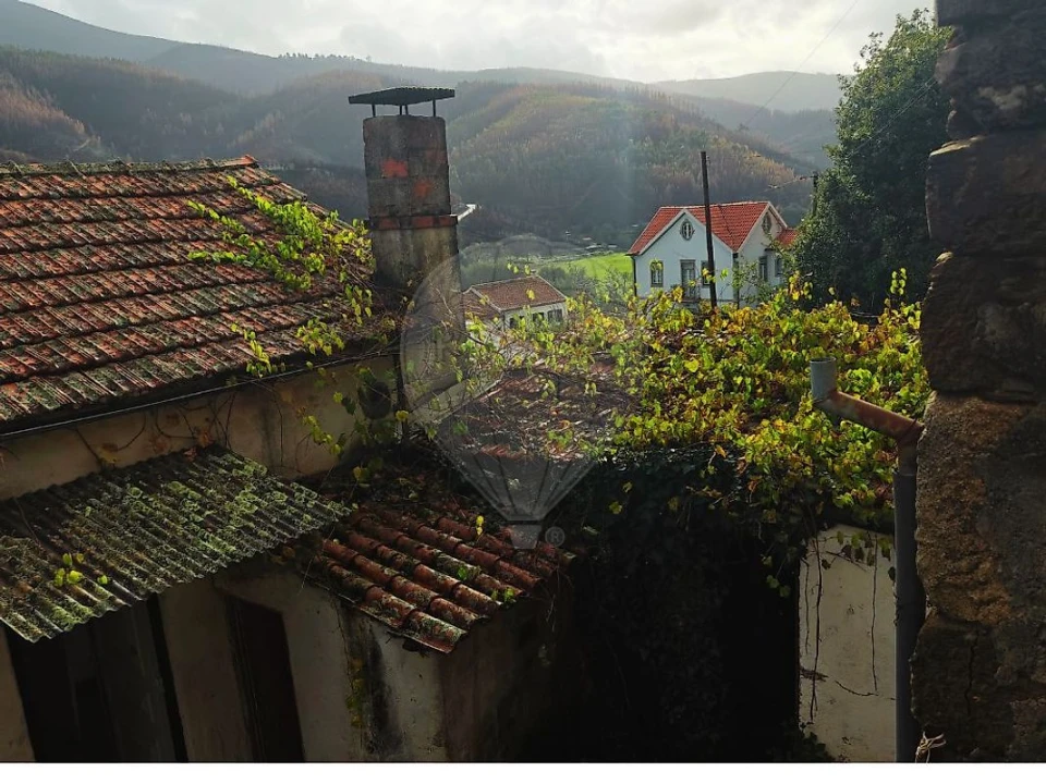 Moradia T4 para Venda em Alvoco das Varzeas Foto 13