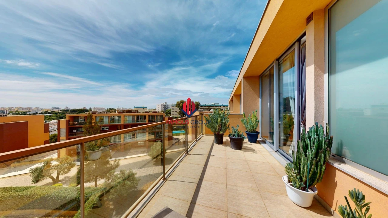 Apartamento T2 para Venda em Portimão Foto 3