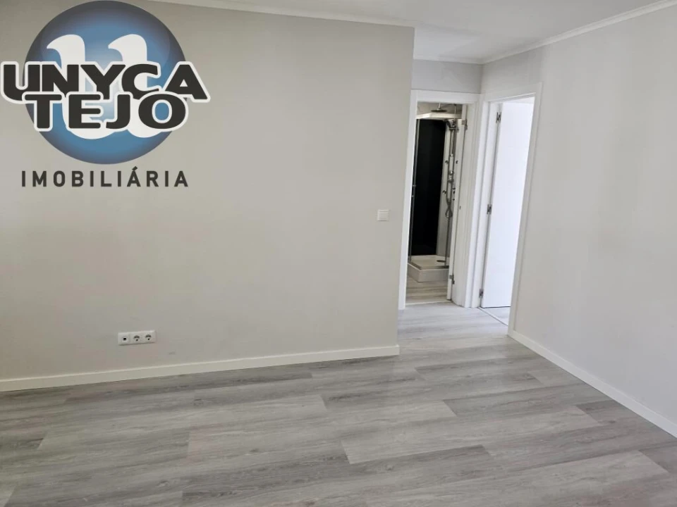 Apartamento T3 para Venda em Laranjeiro e Feijó Foto 11