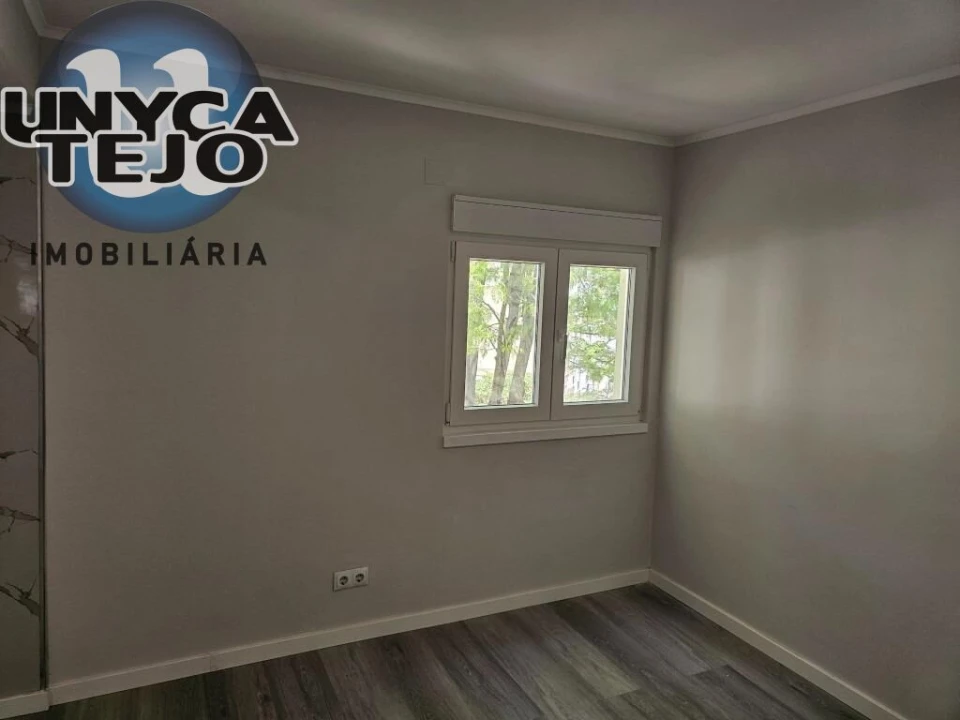 Apartamento T3 para Venda em Laranjeiro e Feijó Foto 9