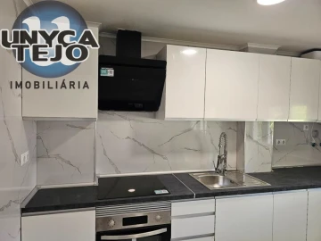 Apartamento T3 para Venda em Laranjeiro e Feijó