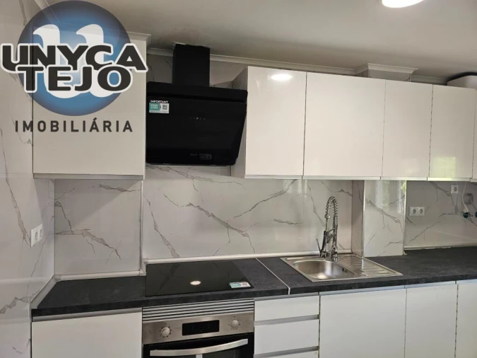 Apartamento T3 para Venda em Laranjeiro e Feijó Foto 3