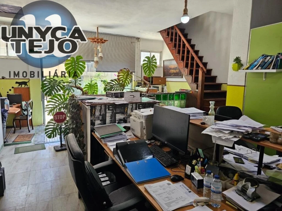 Negócio para Venda em Laranjeiro e Feijó Foto 12