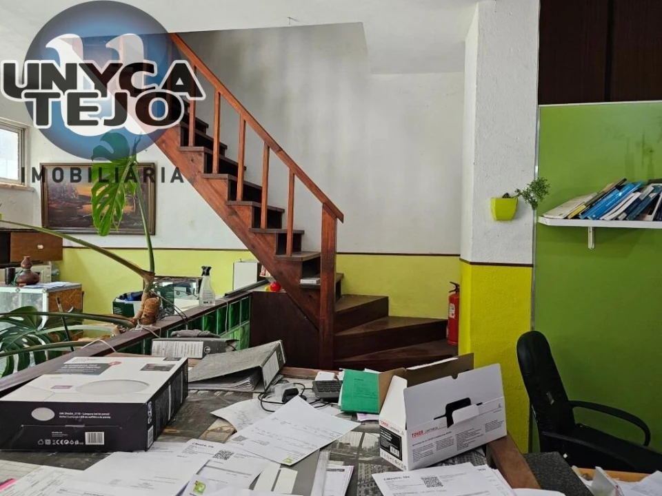 Negócio para Venda em Laranjeiro e Feijó Foto 8