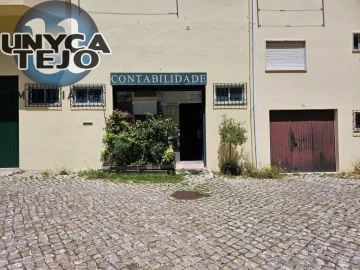 Negócio para Venda em Laranjeiro e Feijó