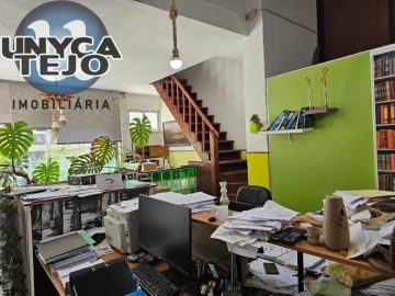 Negócio para Venda em Laranjeiro e Feijó