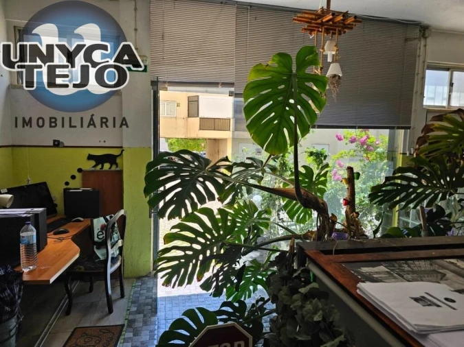 Negócio para Venda em Laranjeiro e Feijó Foto 10