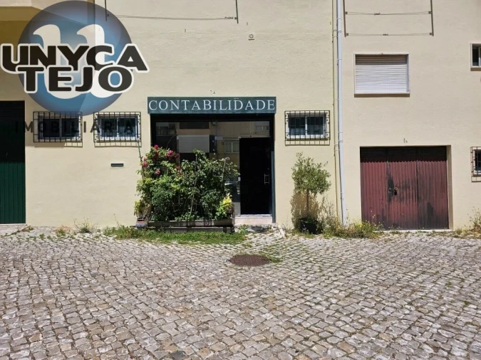 Negócio para Venda em Laranjeiro e Feijó Foto 2
