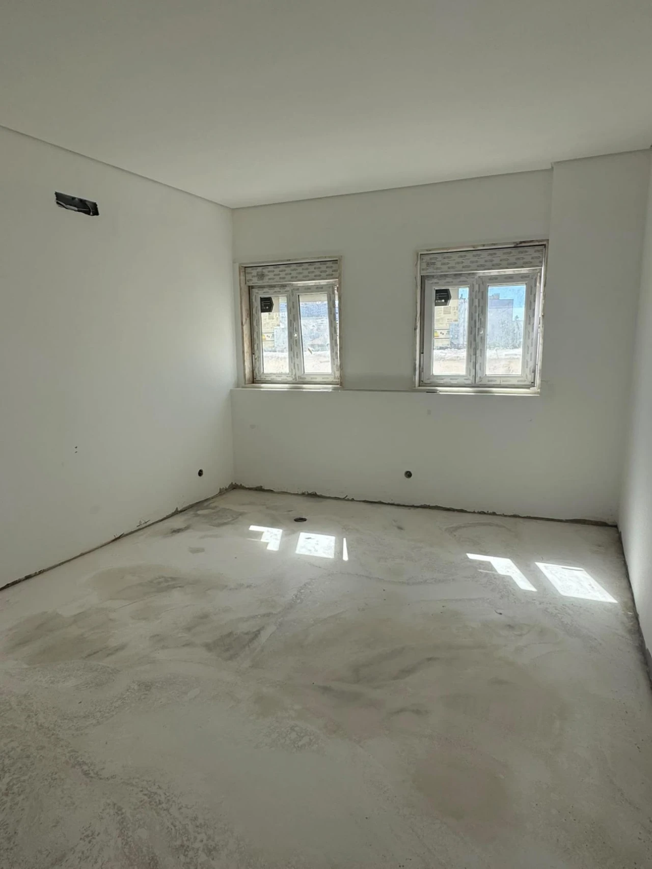 Apartamento T2 para Venda em Agualva e Mira-Sintra Foto 24