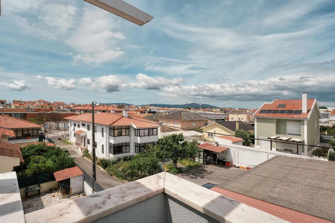 Moradia T4 para Venda em São Domingos de Rana Foto 44