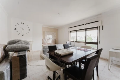 Apartamento T2 para Venda em Queluz e Belas