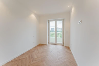 Apartamento T2 para Venda em Campolide