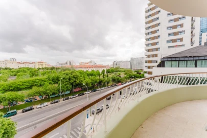 Apartamento T2 para Venda em Campolide