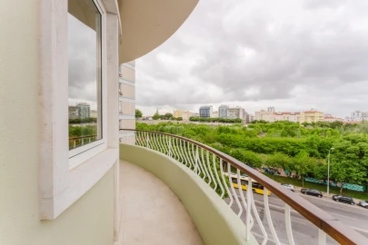 Apartamento T2 para Venda em Campolide