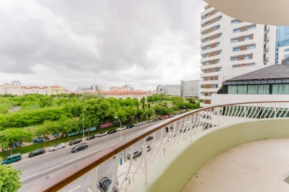 Apartamento T2 para Venda em Campolide