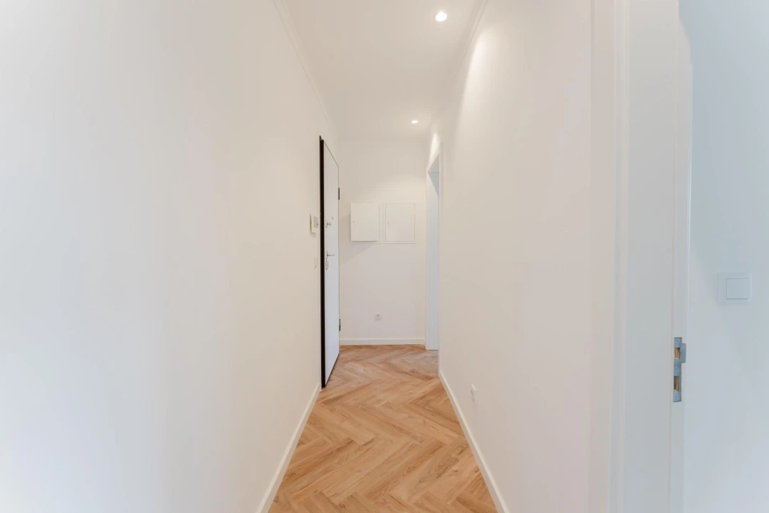 Apartamento T2 para Venda em Campolide Foto 11
