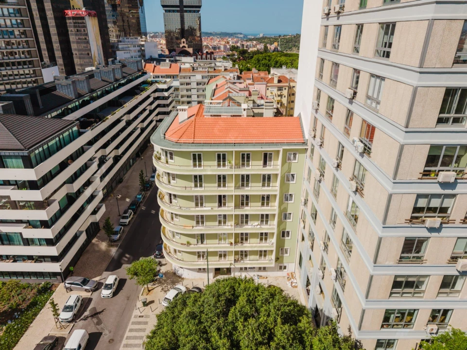 Apartamento T2 para Venda em Campolide Foto 28
