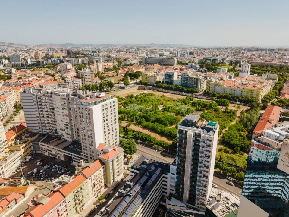 Apartamento T2 para Venda em Campolide Foto 30