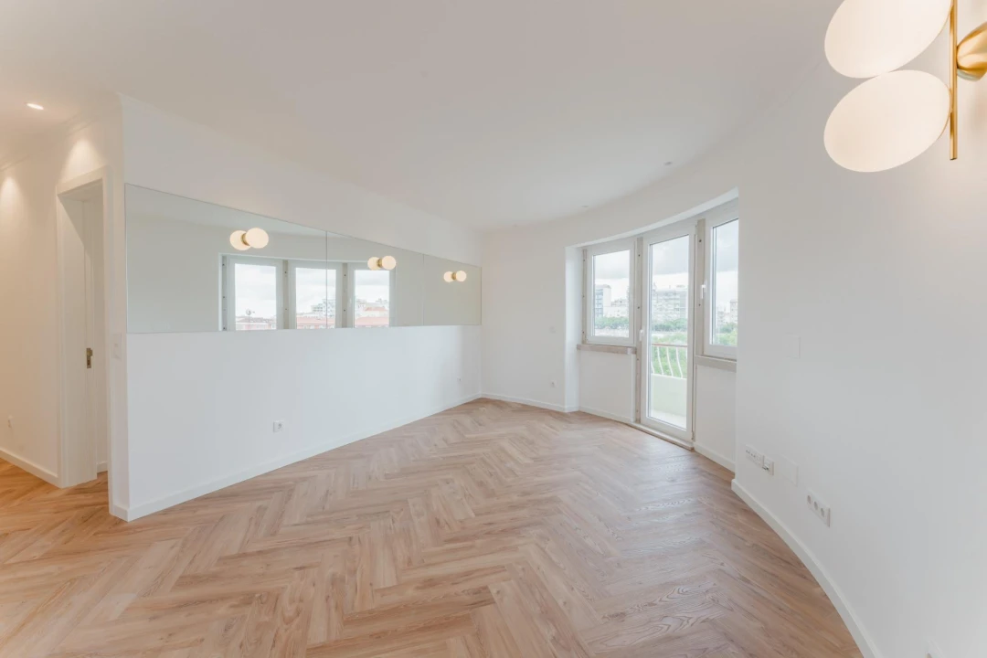 Apartamento T2 para Venda em Campolide Foto 4