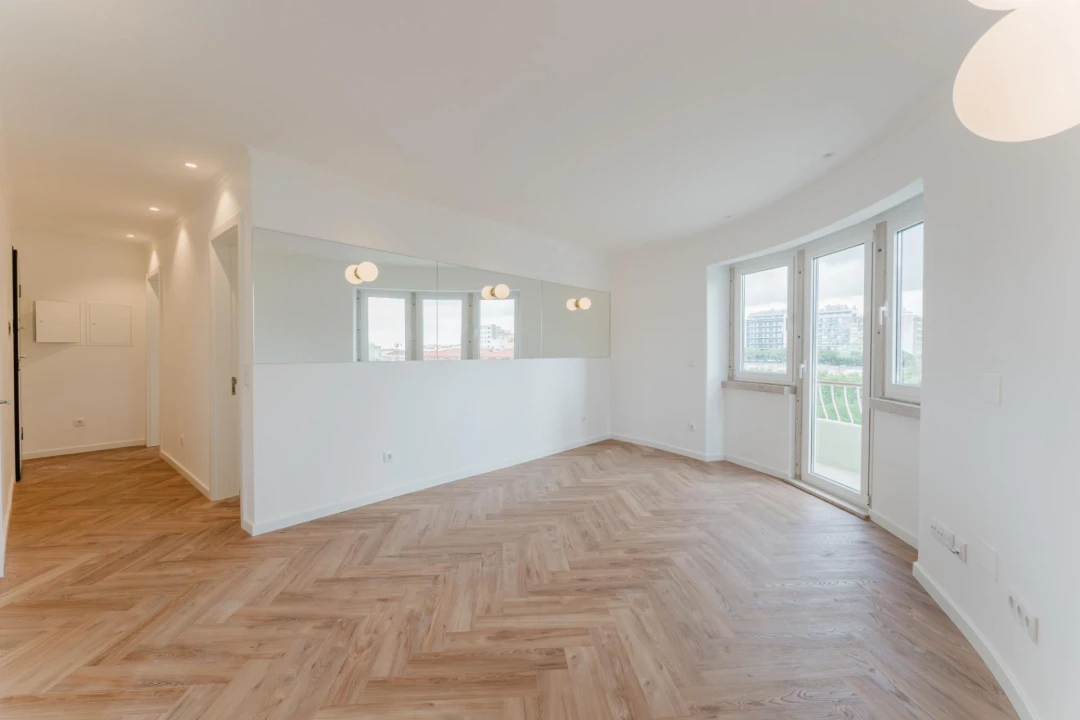 Apartamento T2 para Venda em Campolide Foto 9